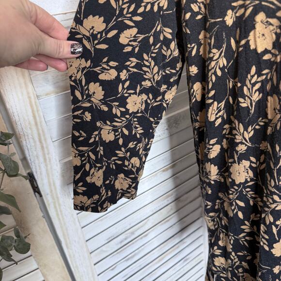 J. JILL WEAREVER COLLECTION Women's Size L Printed Floral Tunic Top Black Brown - Picture 11 of 14